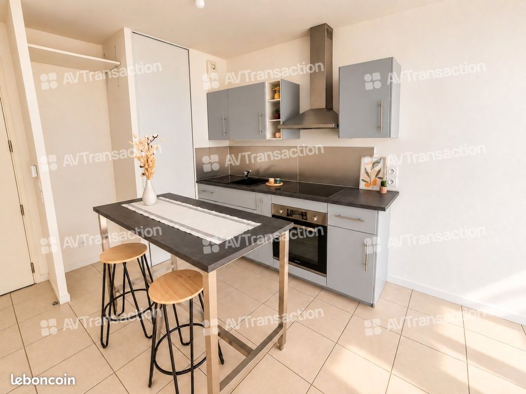 METRO REPUBLIQUE/GRATTE CIEL -T2 de 2017- 43M² - Balcon- GARAGE (image 4)