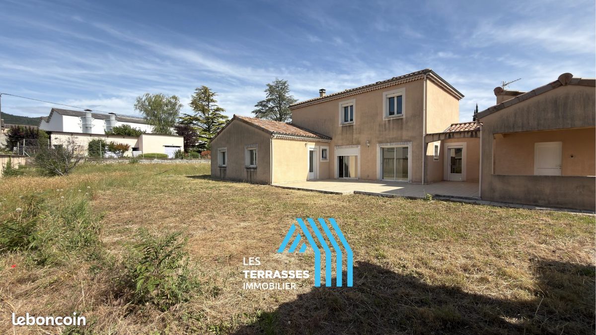 Maison 8 pièces 180 m² · à Rochemaure · 180 m² · 1 100 €