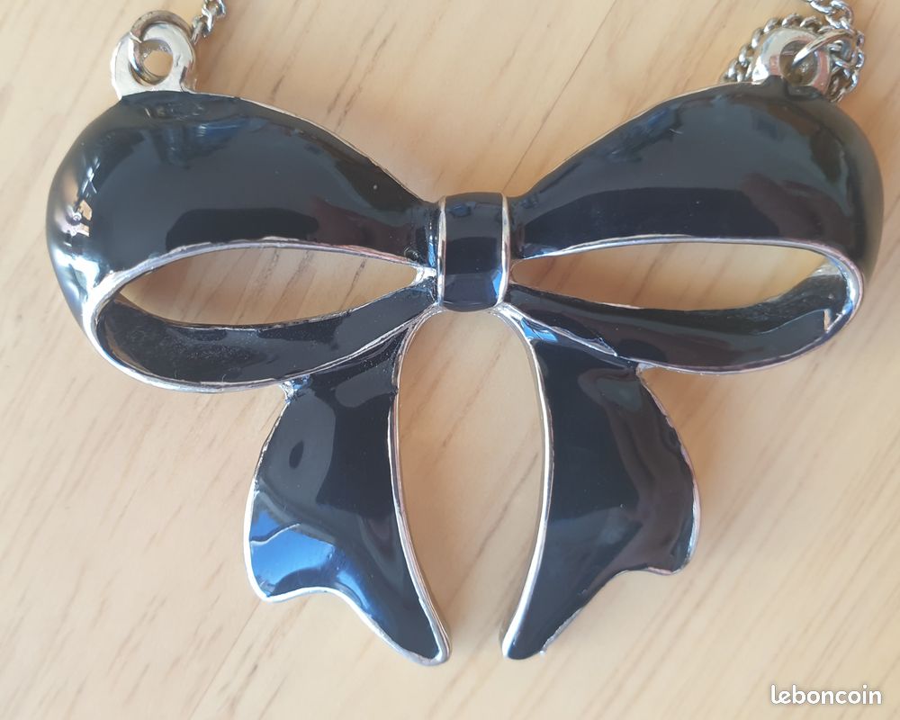 Collier noeud papillon noir. Etat neuf (image 3)