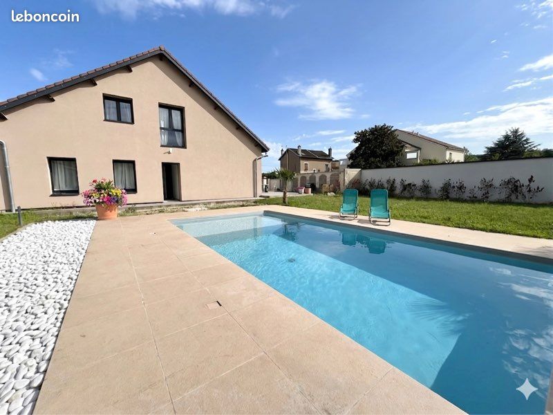 Maison 10 pièces 340 m² · à Neuves-Maisons · 340 m² · 495 000 €