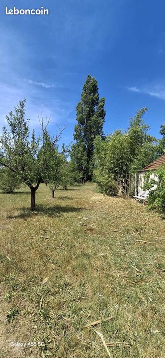 Terrain 1280 m² · à Châteauneuf-sur-Loire · 157 000 €
