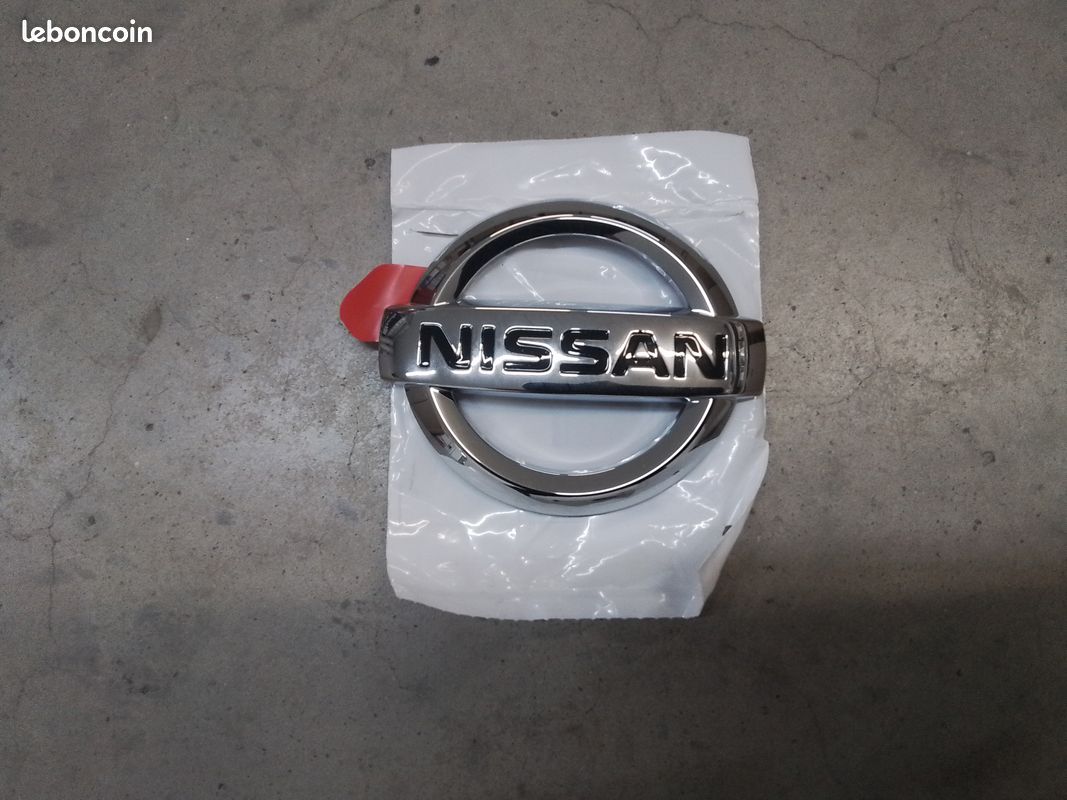 Logo monogramme NISSAN Ref: 90890-BR12A (image 1)