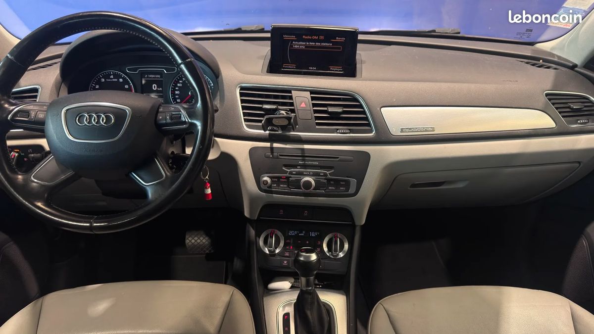 Audi Q3 2.0 TFSi 211ch Ambiente - Moteur à chaîne - Radar de recul - Climatisation bi-zones (image 15)