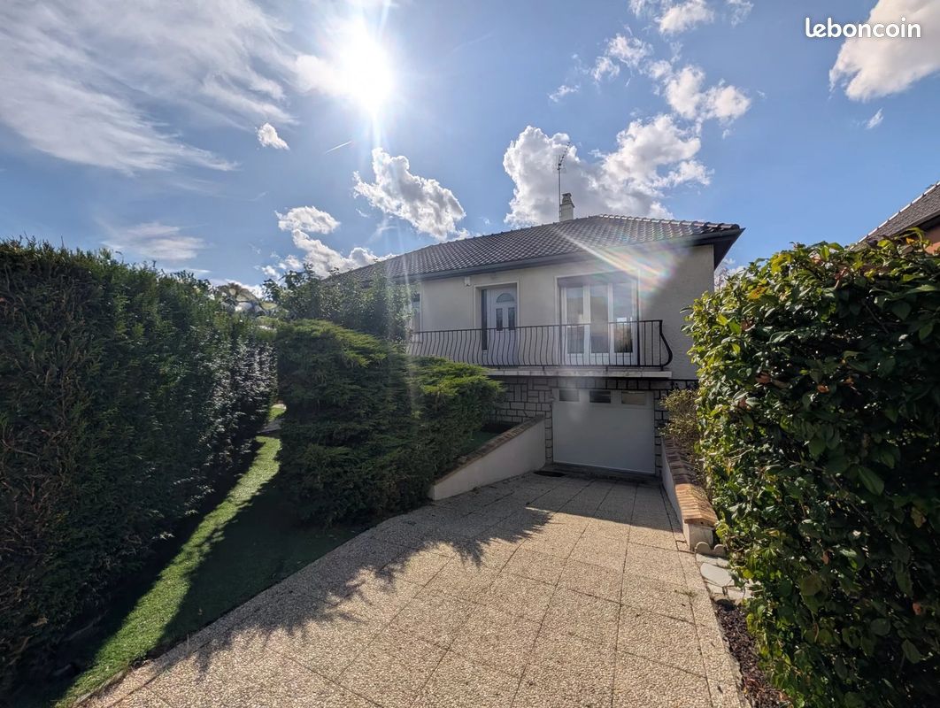 Maison 5 pièces 86 m² · à Les Clayes-sous-Bois · 86 m² · 378 000 €