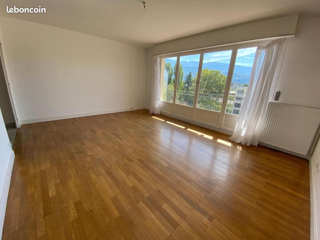 Appartement 3 pièces 81 m² · à Meylan · 81 m² · 1 070 €/mois