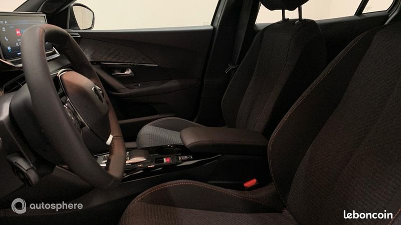 Peugeot 2008 e-2008 156ch Style (image 12)