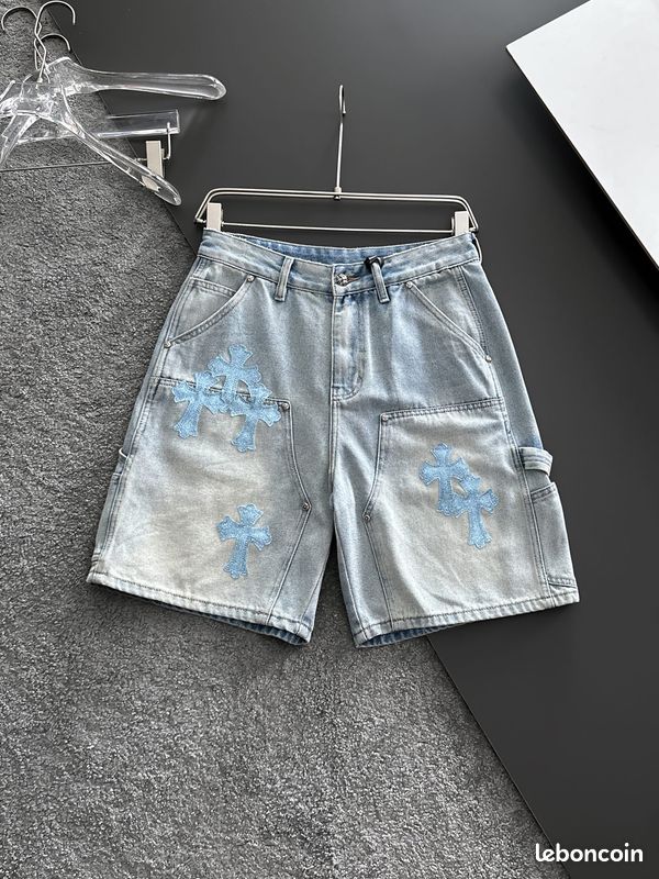 Short cargo en denim clair à motif croisé Chrome Hearts, taille L (image 1)
