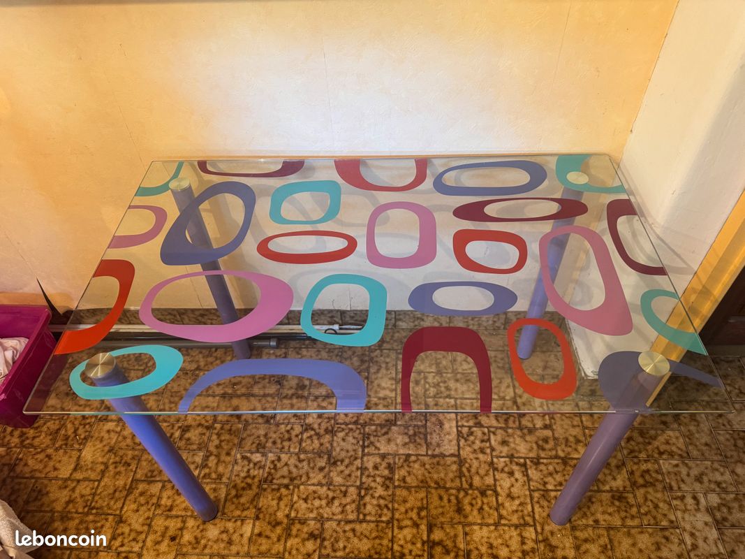 Table (image 1)