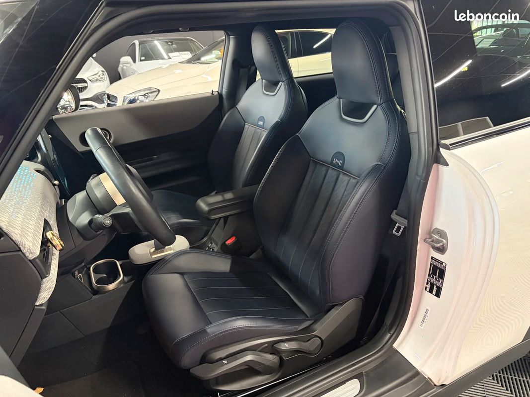Mini COOPER Cooper C Favoured (image 14)
