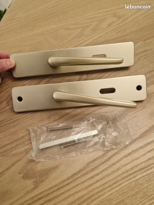 Poignée de porte neuve (image 1)