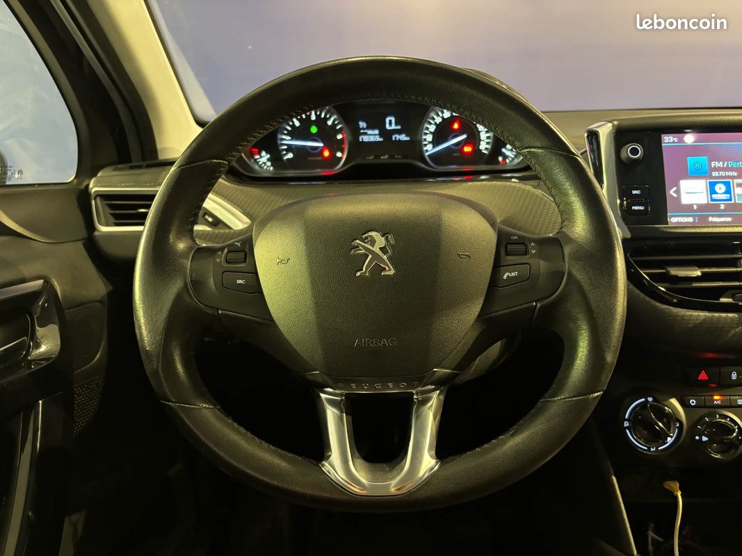 PEUGEOT 208 1.6 D 75ch STYLE - 2017 - CarPlay - Suivi complet - Régulateur de vitesse - Climatisation - Bluethoot (image 7)