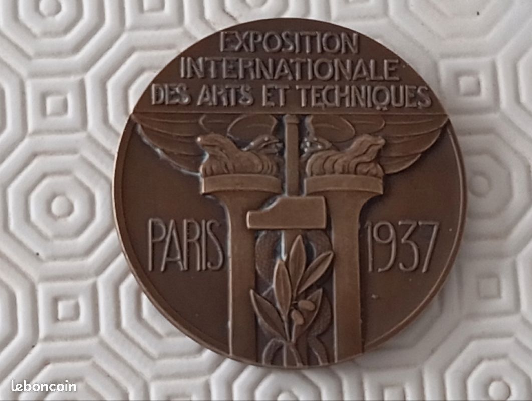 Médaille Exposition Internationale des Arts et Techniques (image 2)