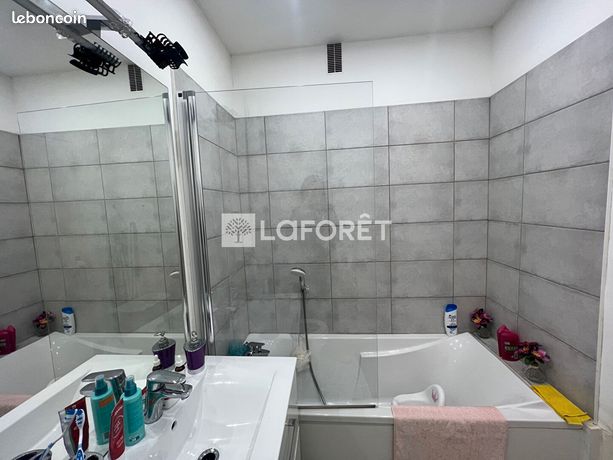https://img.leboncoin.fr/api/v1/lbcpb1/images/bd/ca/31/bdca3125d90002af7dc8cd0c57c99a2770fa90cc.jpg?rule=ad-image