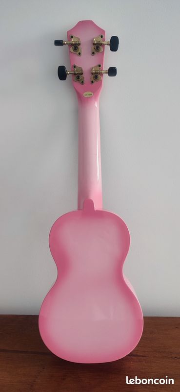 Ukulélé Sopran Classic Cantabile BeachBuddy En Plastique ABS - Parfait Pour Plage, Extérieur, Voyage ! Housse Incluse, Son Puissant, Design Fun.
