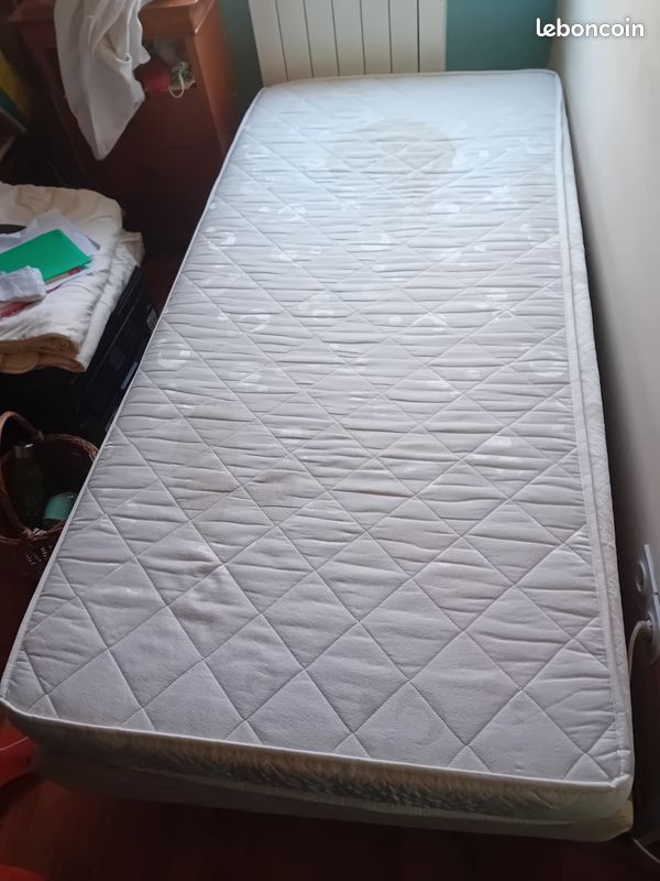 Lit et matelas (image 1)