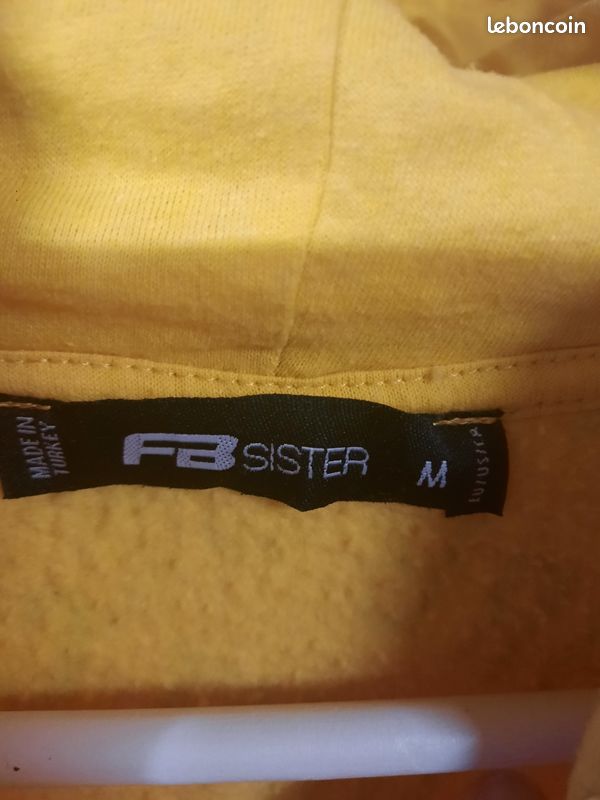 Pull jaune à capuche femme message " I don't care" (image 3)