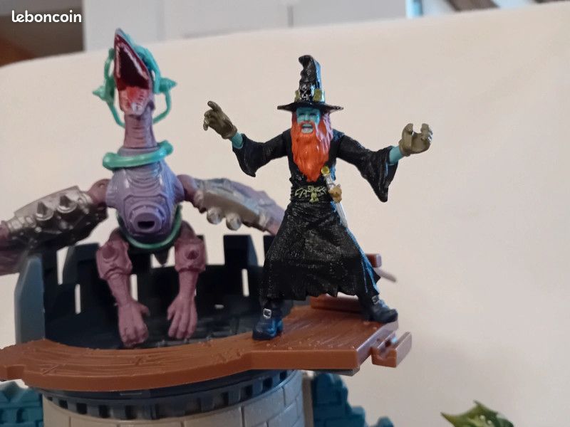 Beast Raider evil tower + figurines (image 2)