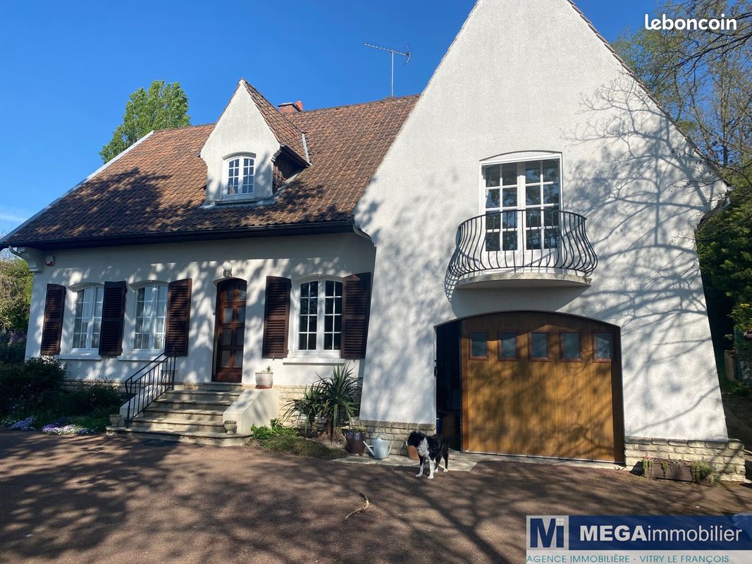 Maison 9 pièces 190 m² · à Vitry-le-François · 190 m² · 211 000 €
