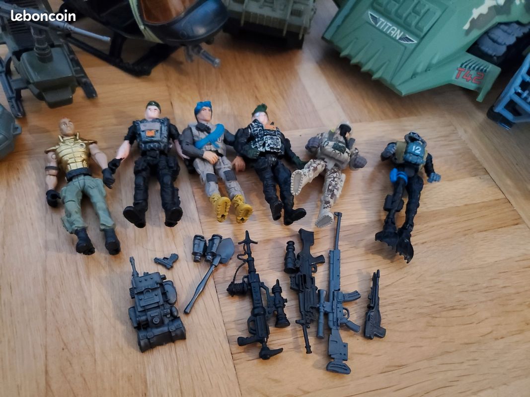 Lot de militaires (image 2)
