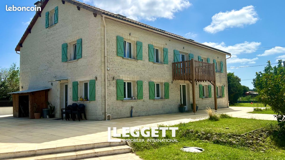 Maison 12 pièces 373 m² · à Lorignac · 373 m² · 500 000 €
