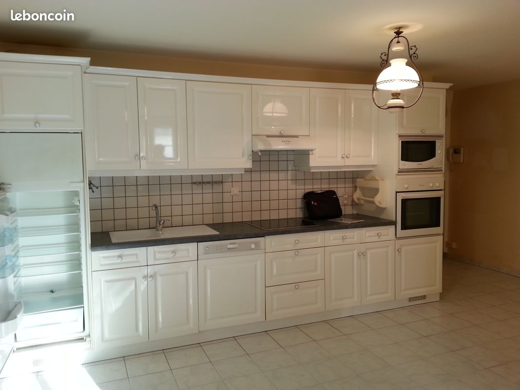 Appartement 2 pièces 50 m² · à Montholon · 50 m² · 472 €