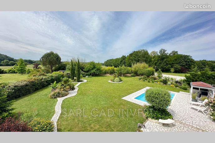 Propriété 9 pièces 280 m²