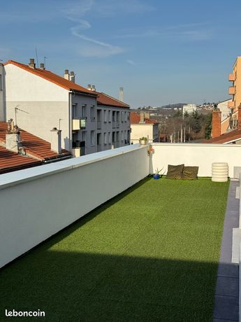 T1 rénové, cuisine équipée, grande terrasse panoramique sans vis à vis- ascenseur - investissement proche Chateaucreux