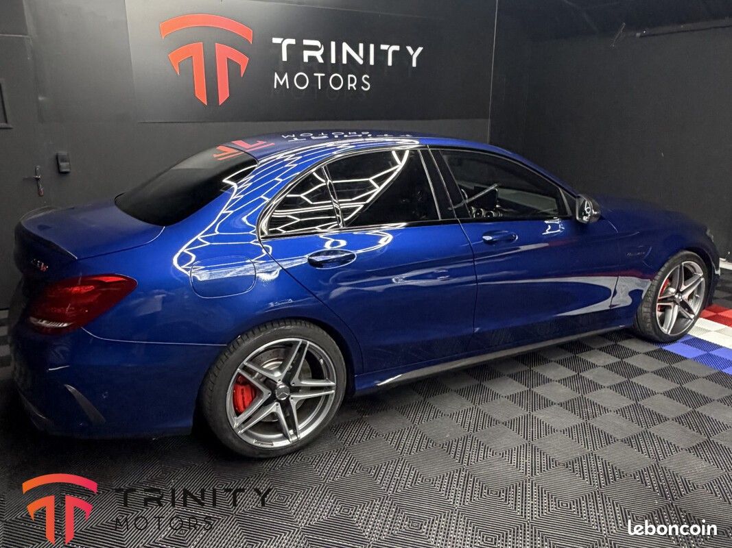 Mercedes Classe C C63 S AMG 510CH + PACK CARBONE + RÉVISION DES 50000KM EFFECTUÉE + SUIVI COMPLET... (image 4)