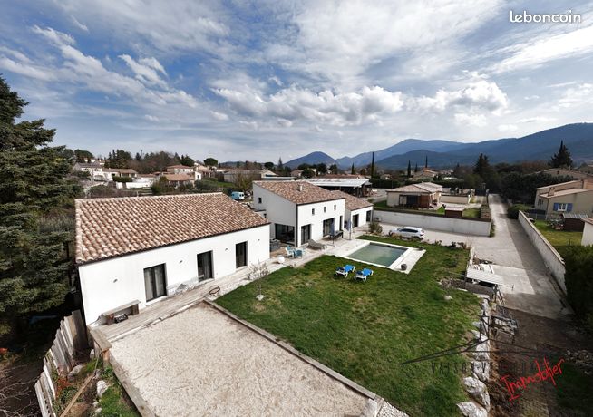 Villa 6 pièces 180 m²