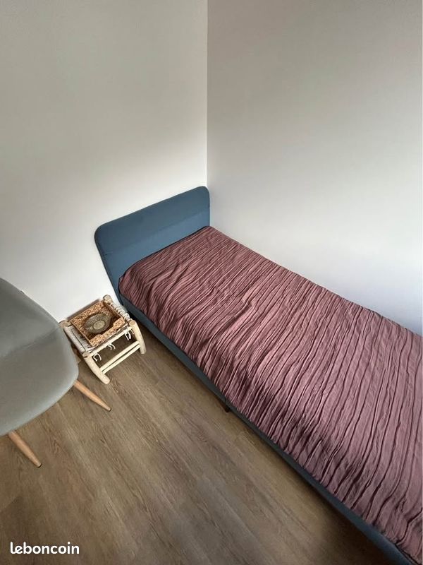 Cadre de lit simple et matelas IKEA (image 1)