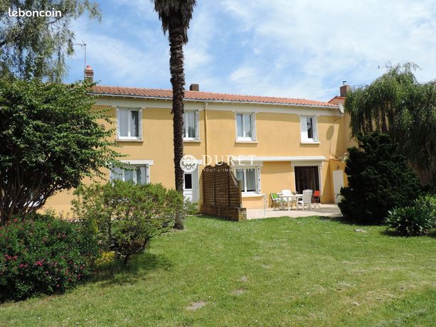 Propriété 7 pièces 244 m²