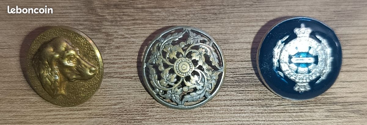 Lot De 7 Boutons Métal Anciens - Diamètre 22 Mm, Sans Marque, Pour Vêtements