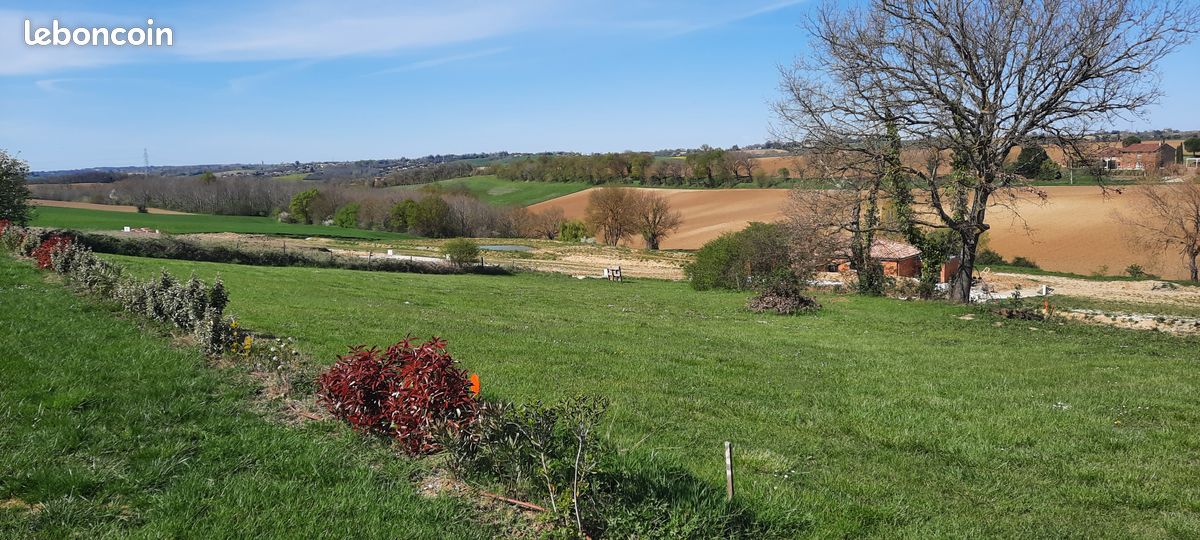 Terrain constructible · à Saint-Pierre-de-Lages · 105 000 €