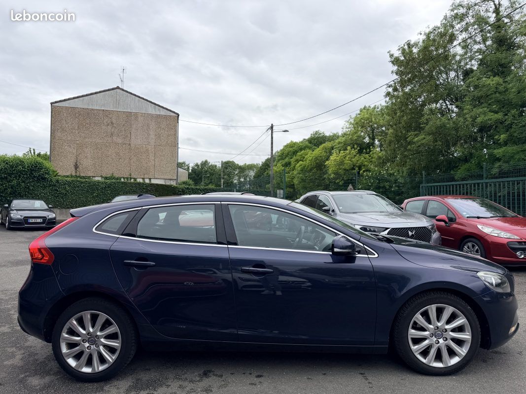Volvo v40 ii t3 150 momentum 2013 (image 8)