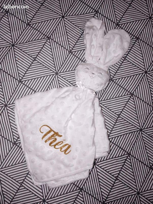 Doudou lapin à personnalisé (image 1)
