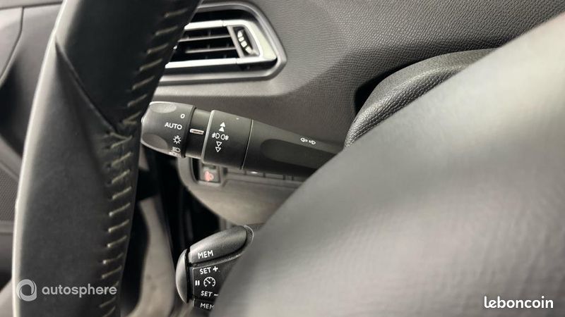 Peugeot 308 1.5 BlueHDi 100ch S&S Style (image 23)
