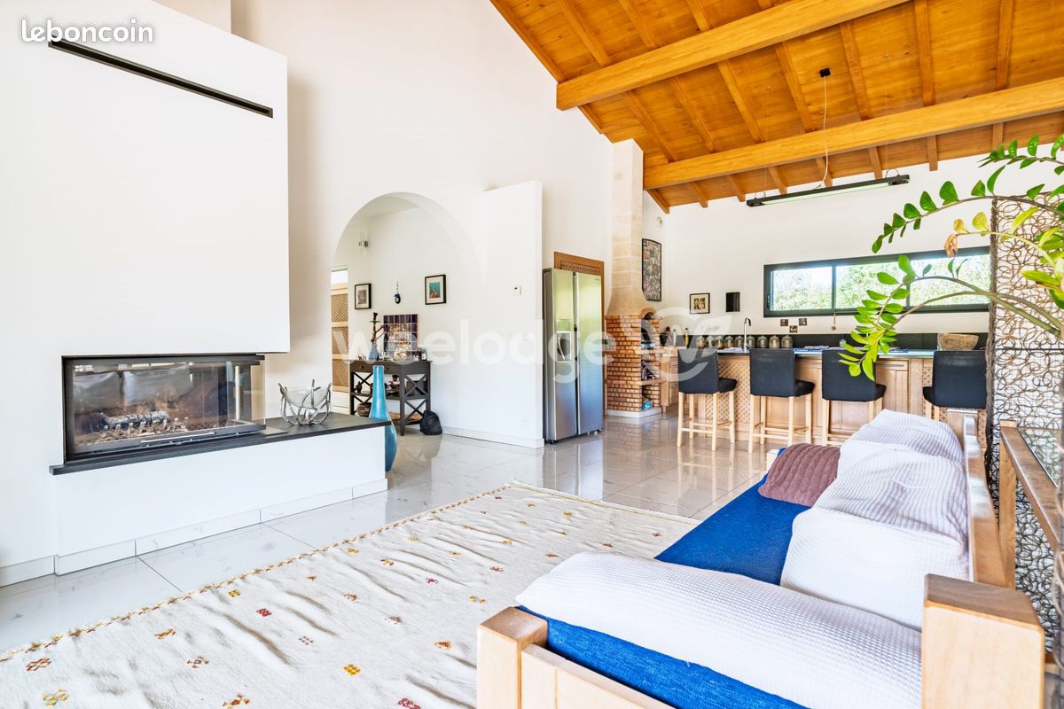 Propriété 6 pièces 271 m² (image 3)