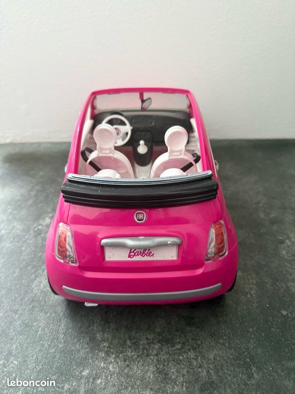 Barbie et sa Fiat 500, Cofret véhicule 4 Places Rose et poupée avec Habillage et Accessoires, Cadeau pour Enfants de 3 à 7 Ans, HGV03 (image 3)