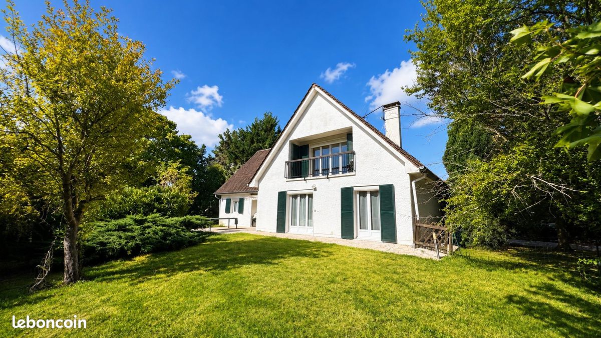 Maison 8 pièces 240 m² · à Villecresnes · 240 m² · 690 000 €