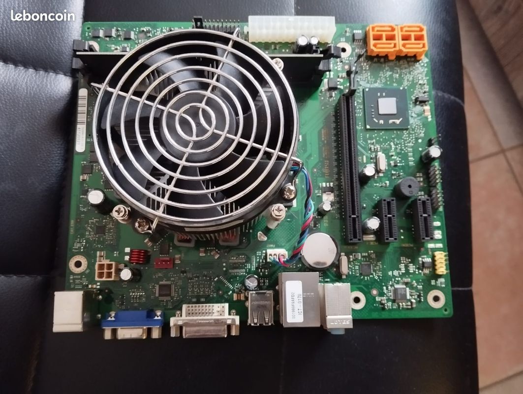 CARTE MÈRE FUJITSU - Primergy TX100 D3009-B12 GS2 Socket 1155 DDR3 EUR 99,00 - FR