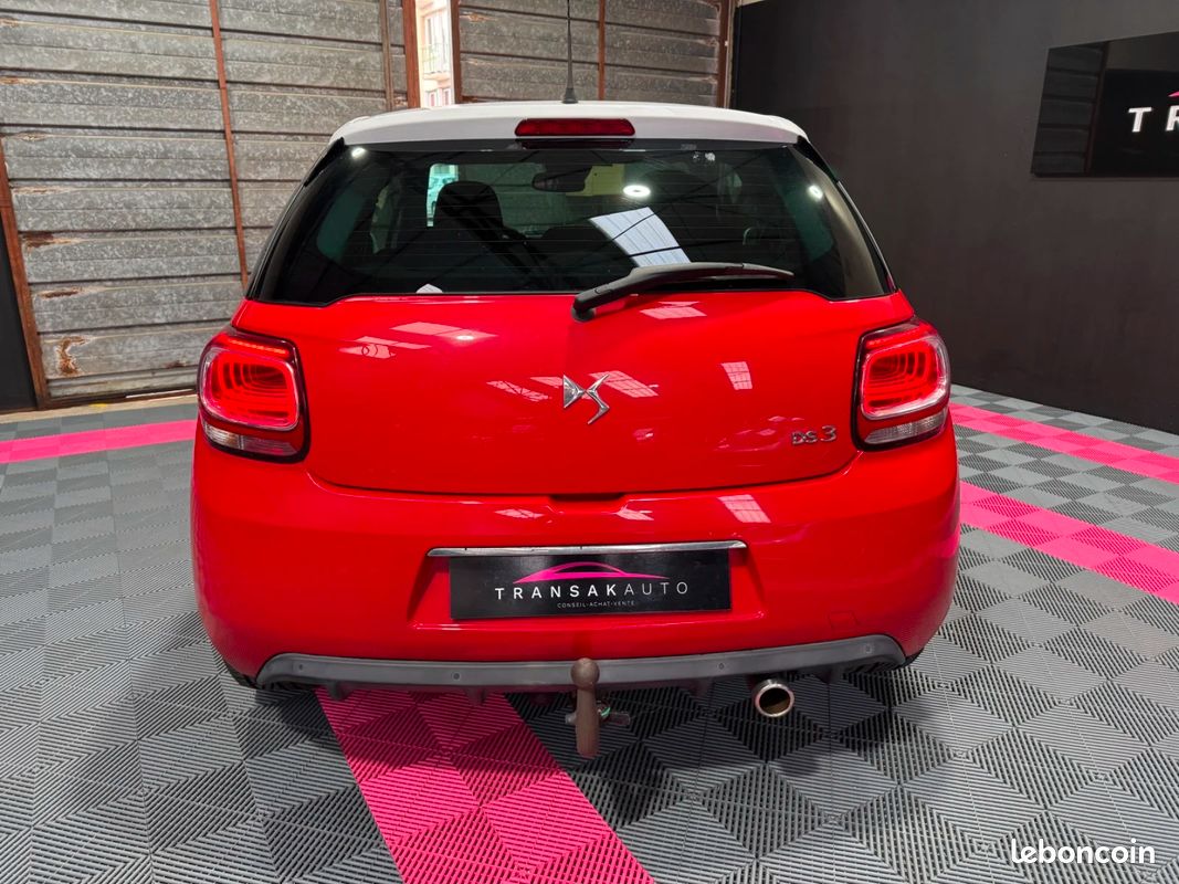 DS DS 3 1.2 110 cv Sport Chic / BOITE AUTOMATIQUE / DISTRIBUTION OK / SIÈGES CHAUFFANTS / BLUETOOTH (image 4)