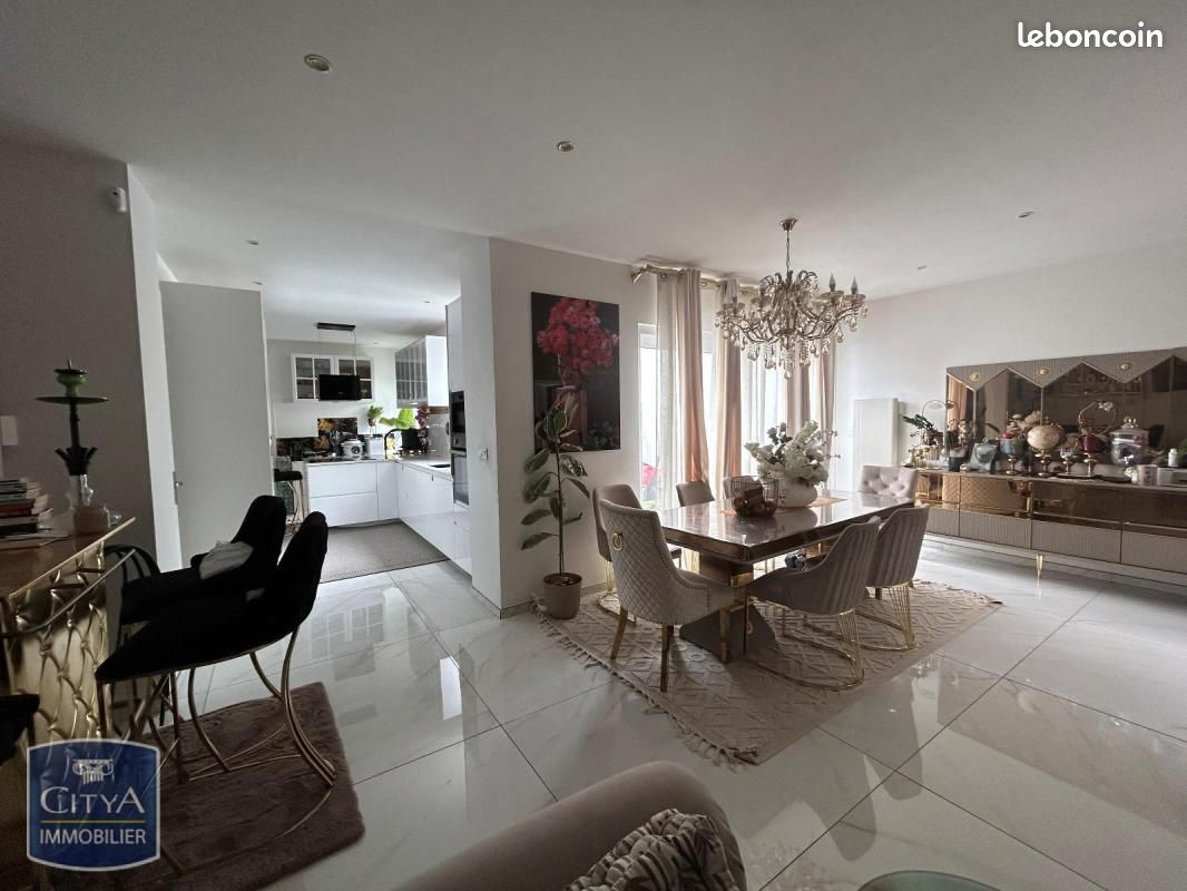 Maison 4 pièces 140 m² · à Lille · 140 m² · 1 250 €/mois