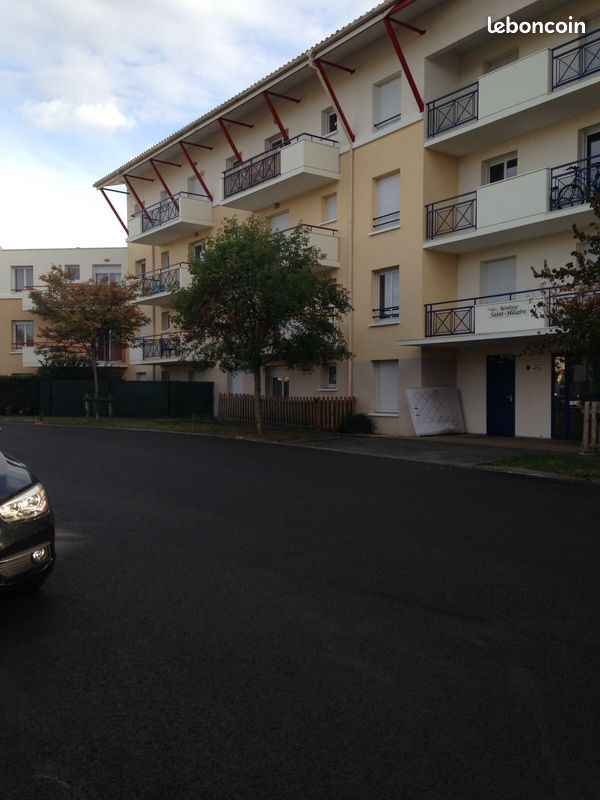 F2 proche CHU et FAC - Poitiers 86000 (image principale 0)