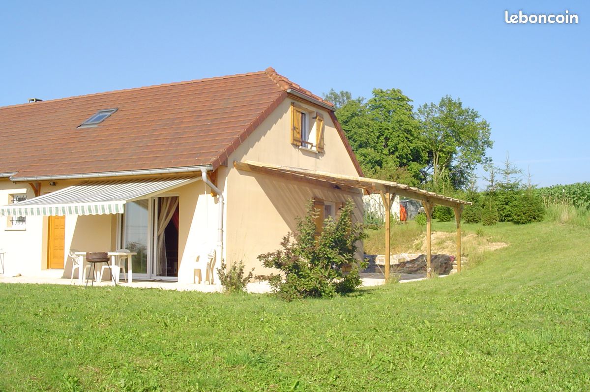 Maison 4 pièces 106 m² · à Menotey · 106 m² · 990 €