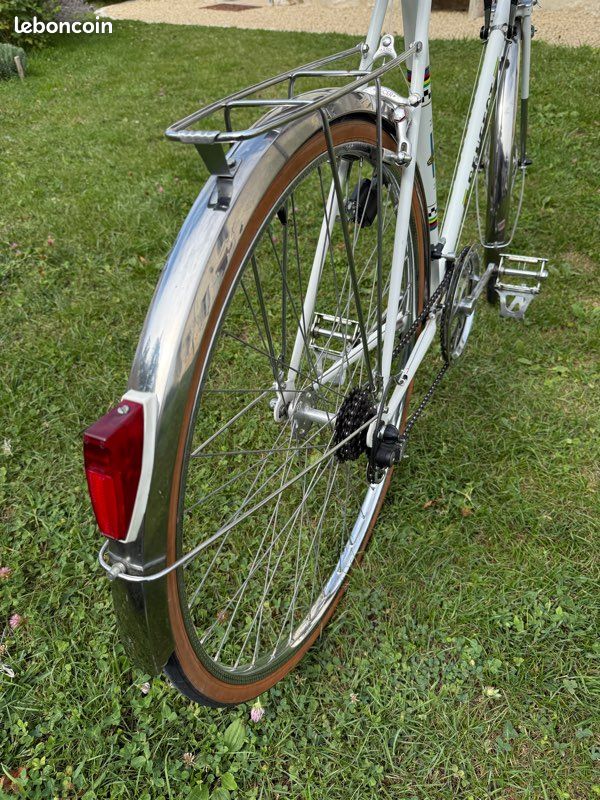 Vélo Peugeot Randonneuse Homme Vintage 1950-1960 – Vélo De Collection Français, Cycle Ancien à Restaurer Ou à Admirer