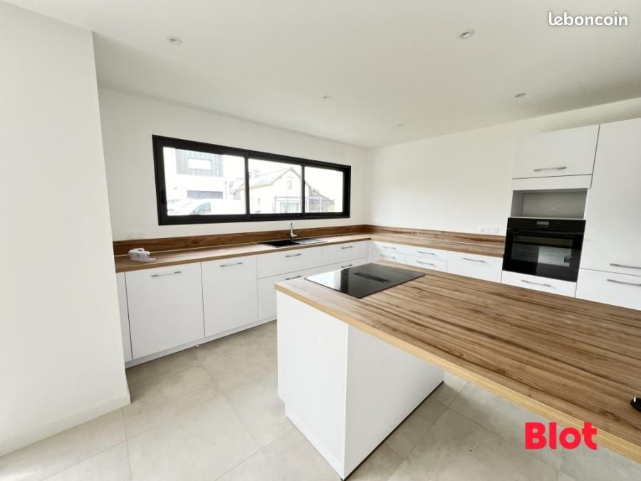 Maison 6 pièces 141 m² · à Châteaubourg · 141 m² · 1 220 €/mois