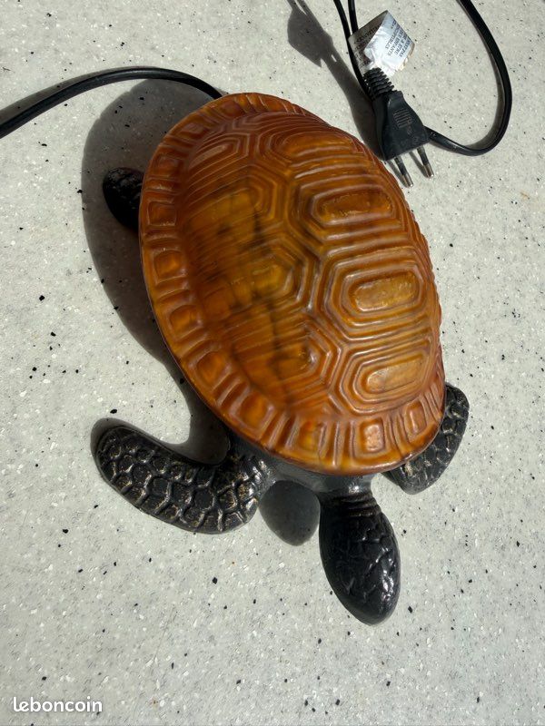 Lampe tortue en métal et verre (image 1)