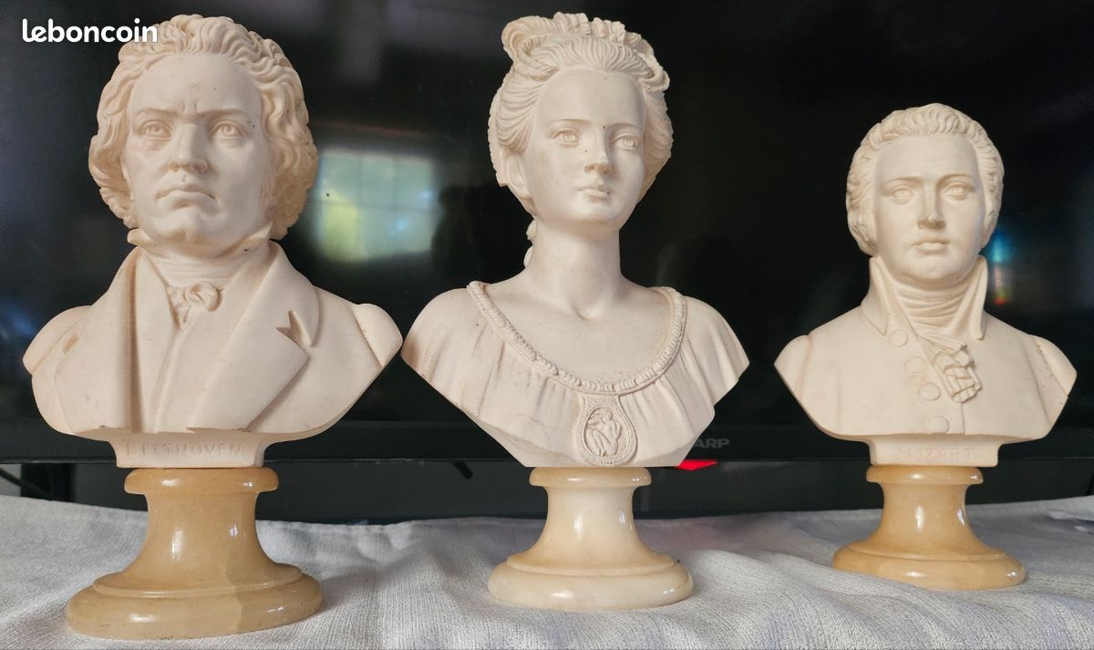 Lot de 3 statuettes (image 3)