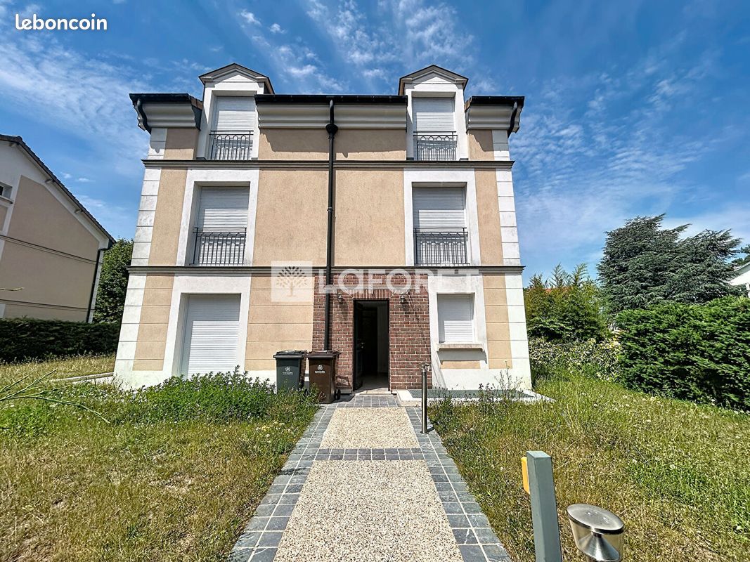 Maison 10 pièces 285 m² · à La Celle-Saint-Cloud · 285 m² · 4 190 €/mois