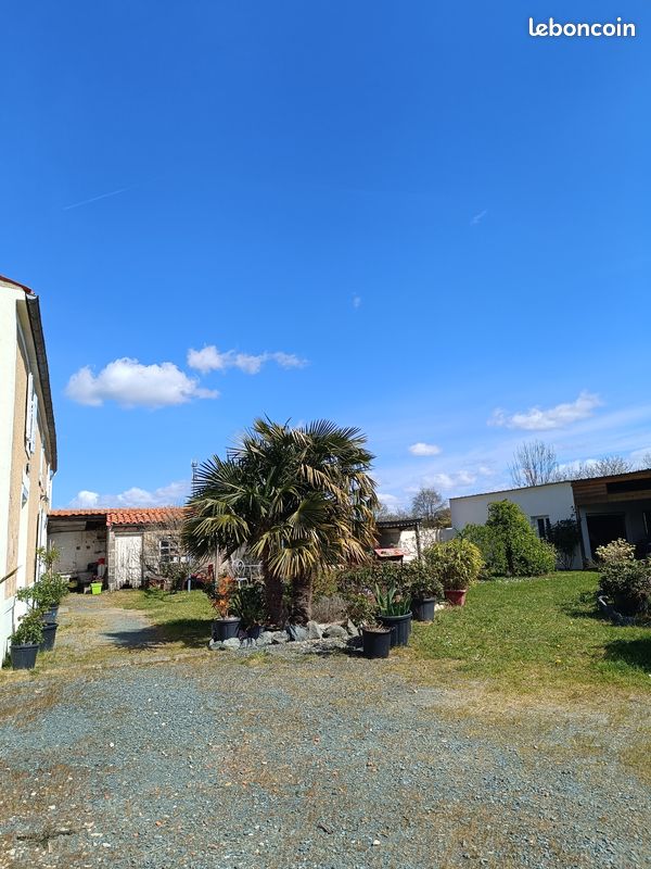 Maison 5 pièces 141 m² · à Saint-Hilaire-des-Loges · 141 m² · 201 000 €